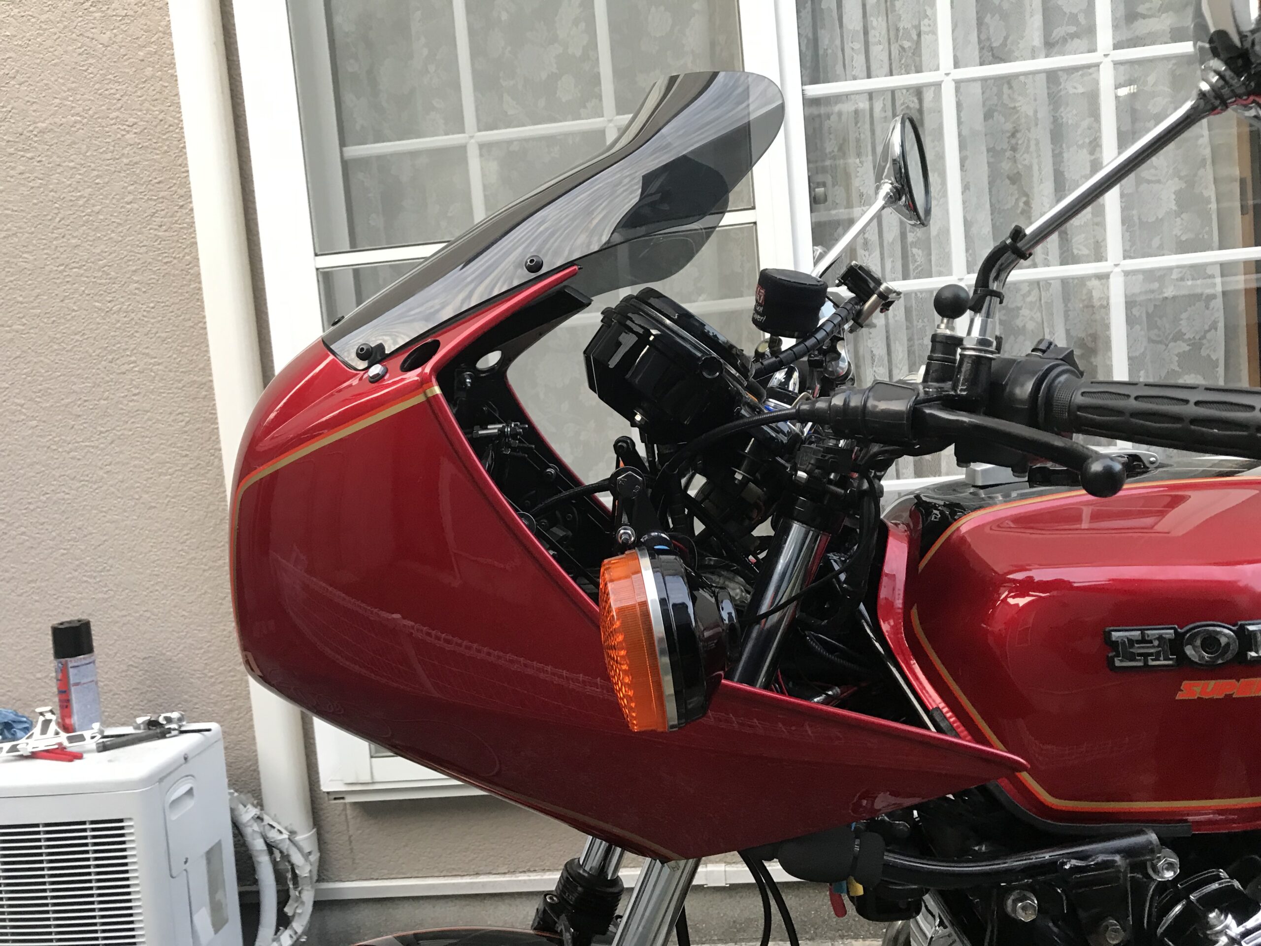CBX400F-stay slightly visible
