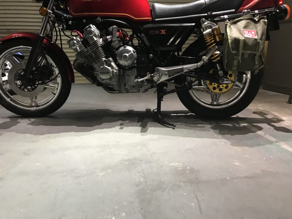 CBX1000-Before center stand extension