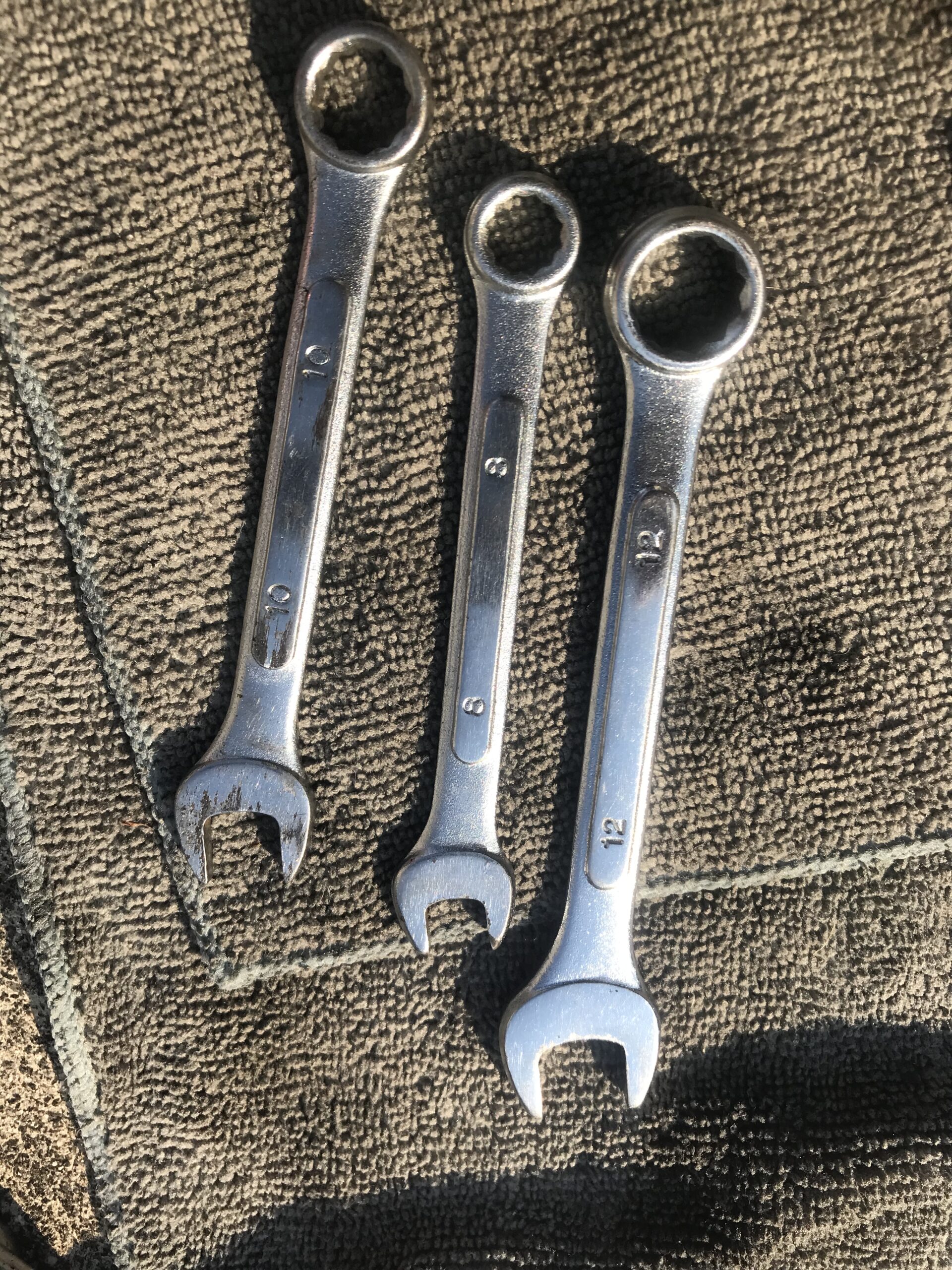 Wrench used for throttle wire