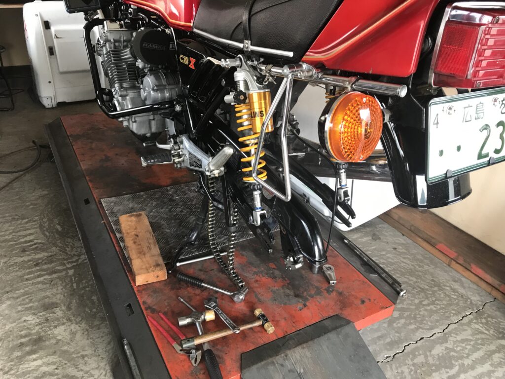 HONDA CBX1000 rear wheel removal