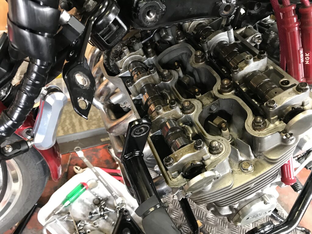 HONDA CBX1000-head cover removal