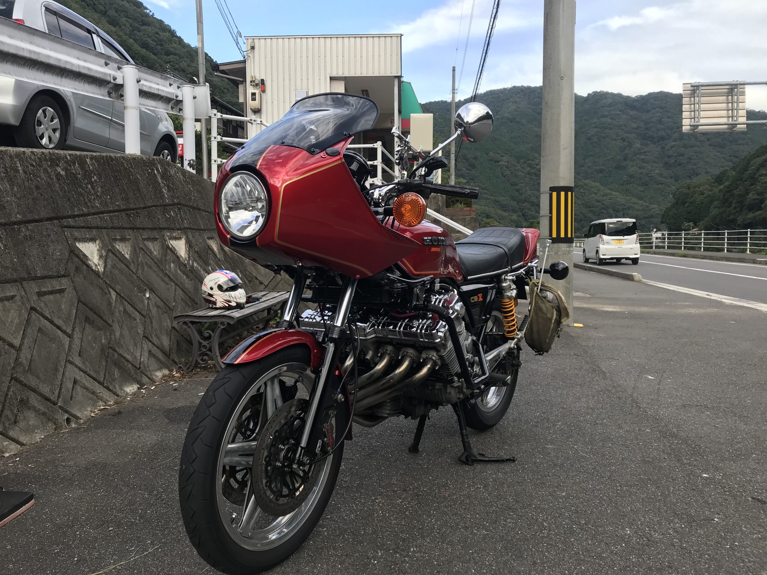 HONDA CBX1000-tuning deep in the mountains