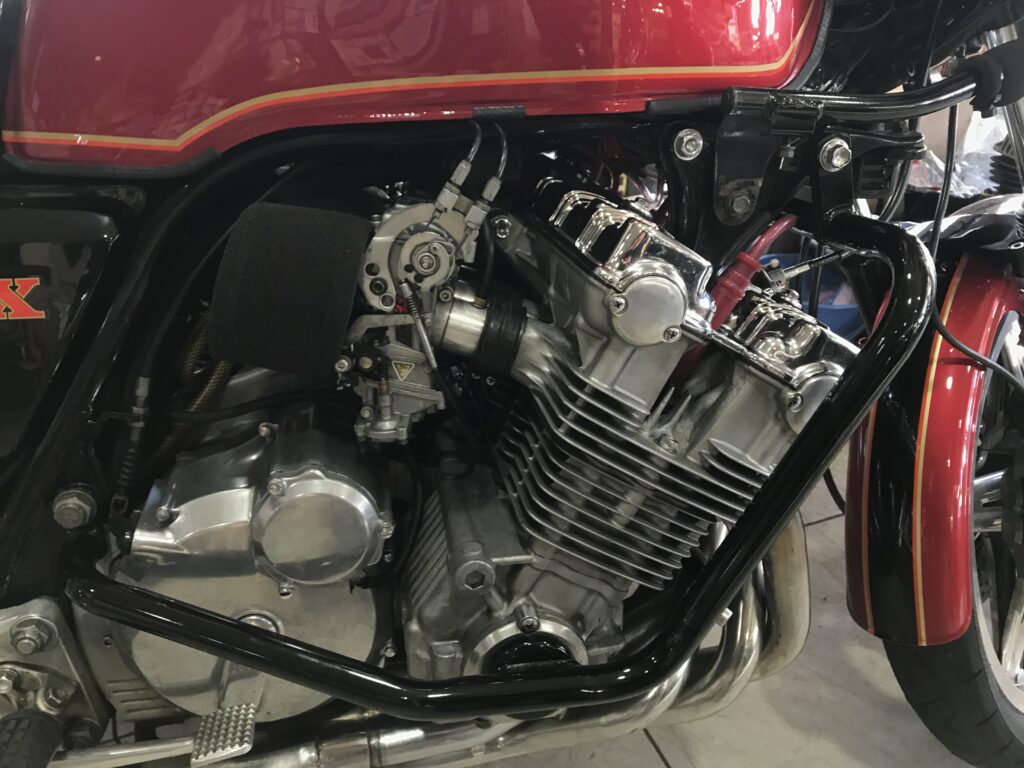 CBX1000-Engine