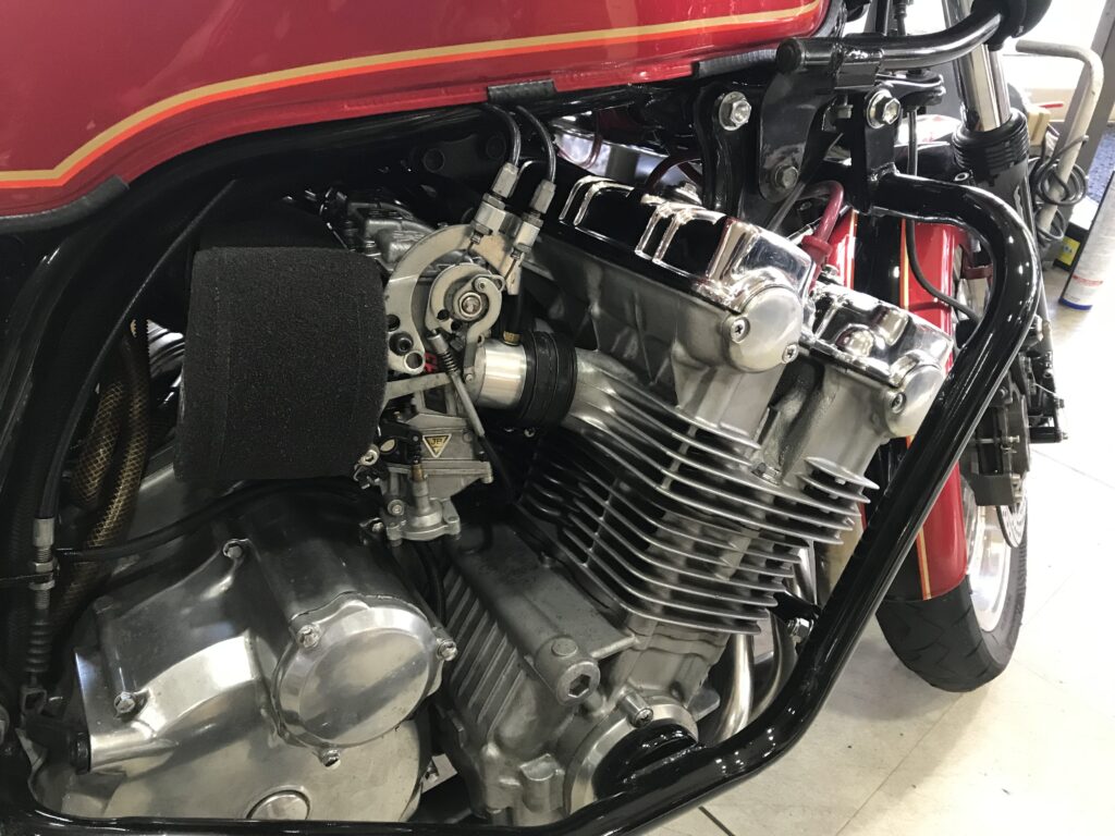 CBX1000-Engine