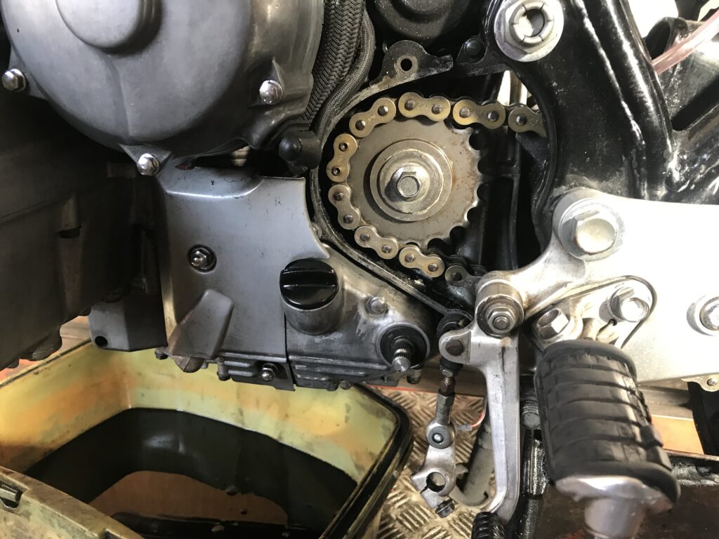 Removing the drive sprocket cover