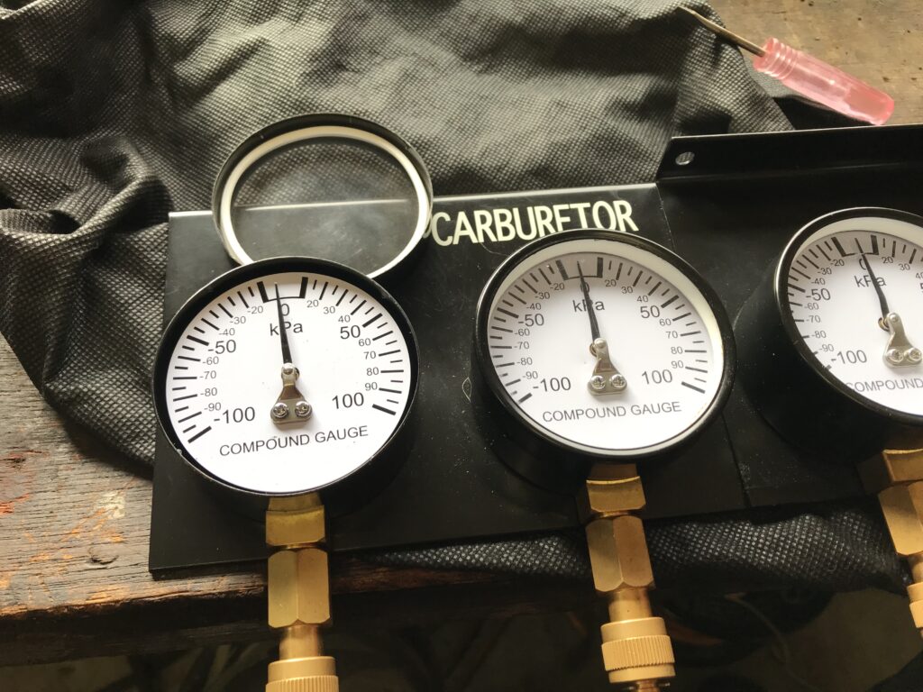 Calibration of the needles on a multi-vacuum gauge