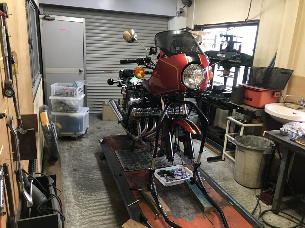 CBX1000 front tire removal